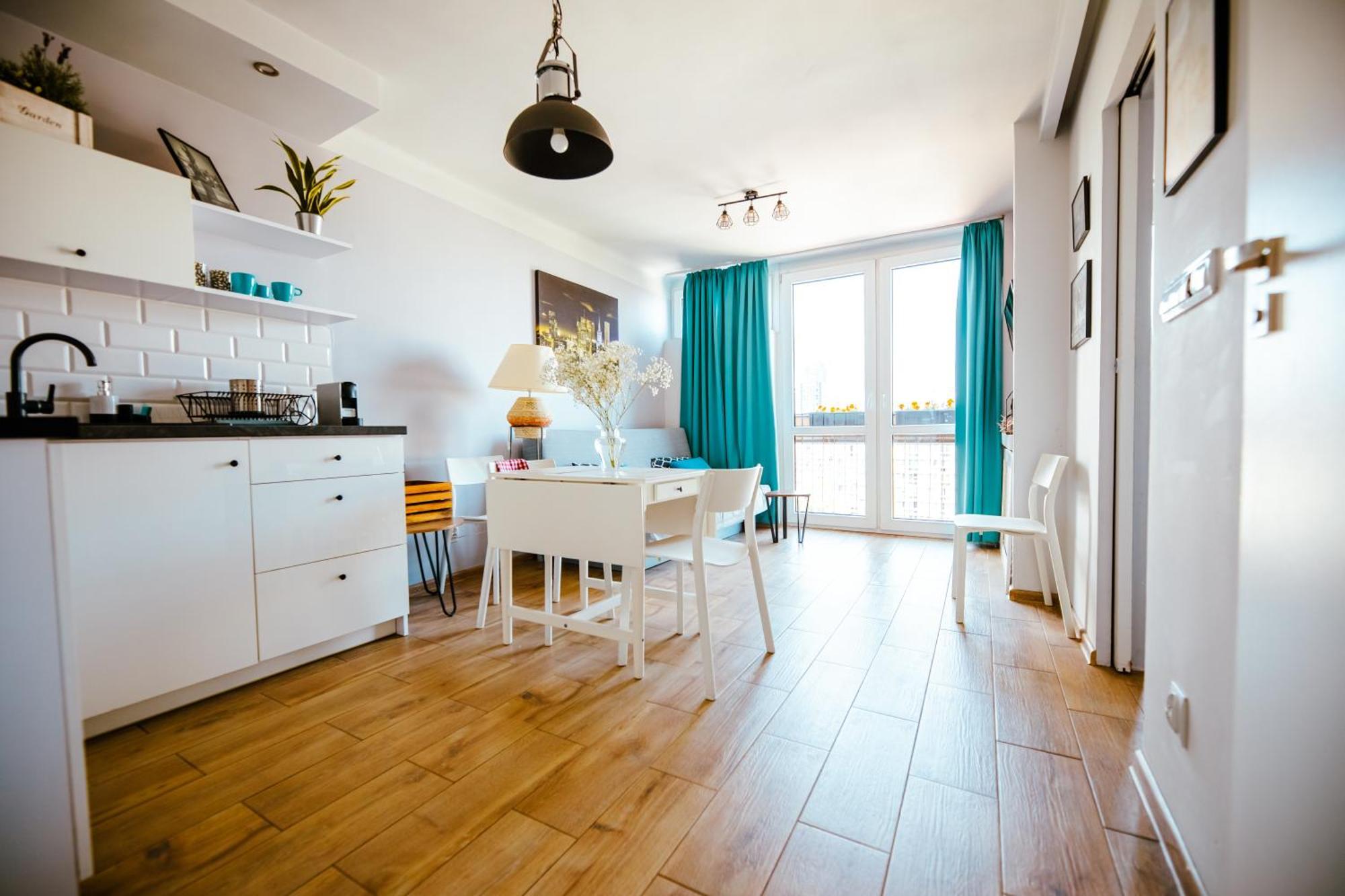 Bright 14Th Floor Central Home With Balcony & Views Varşova Dış mekan fotoğraf